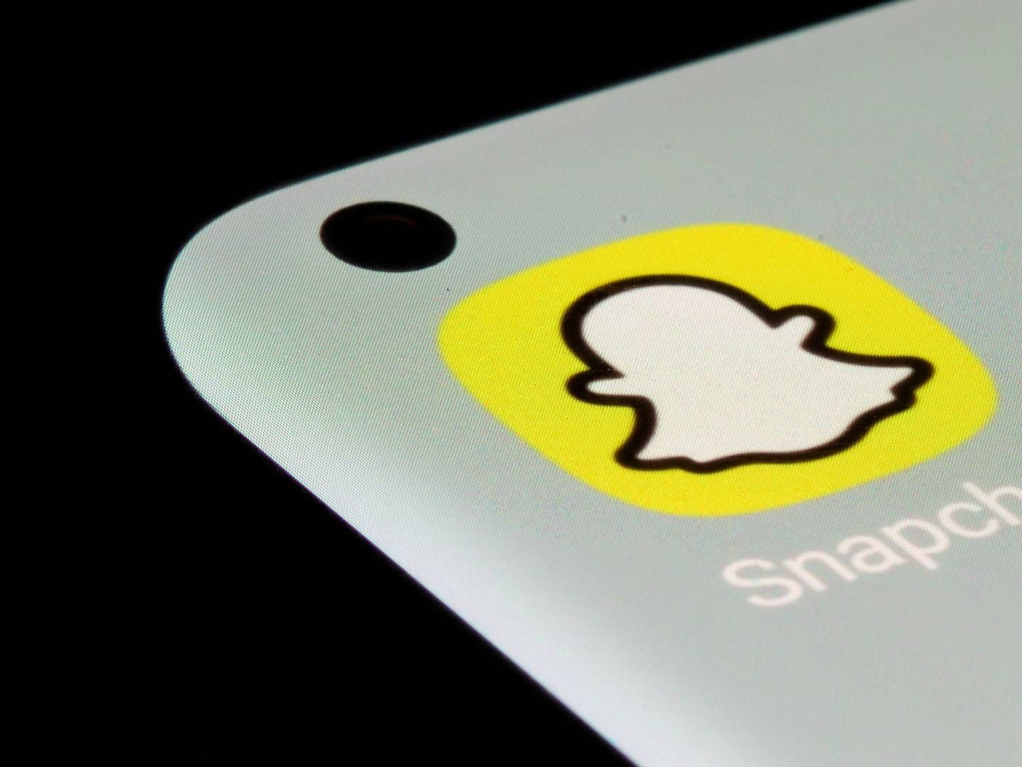 Omkring halvdelen af 8-9 årige børn i Norge er på Snapchat selvom aldersgrænsen er 13 år. | Foto: Dado Ruvic/Reuters/Ritzau Scanpix