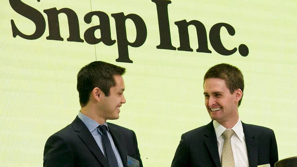 Evan Spiegel (th) sammen med medstifter Bobby Murphy ved Snap Inc.'s børsnotering i marts 2017. | Foto: Ritzau Scanpix/AP/Richard Drew