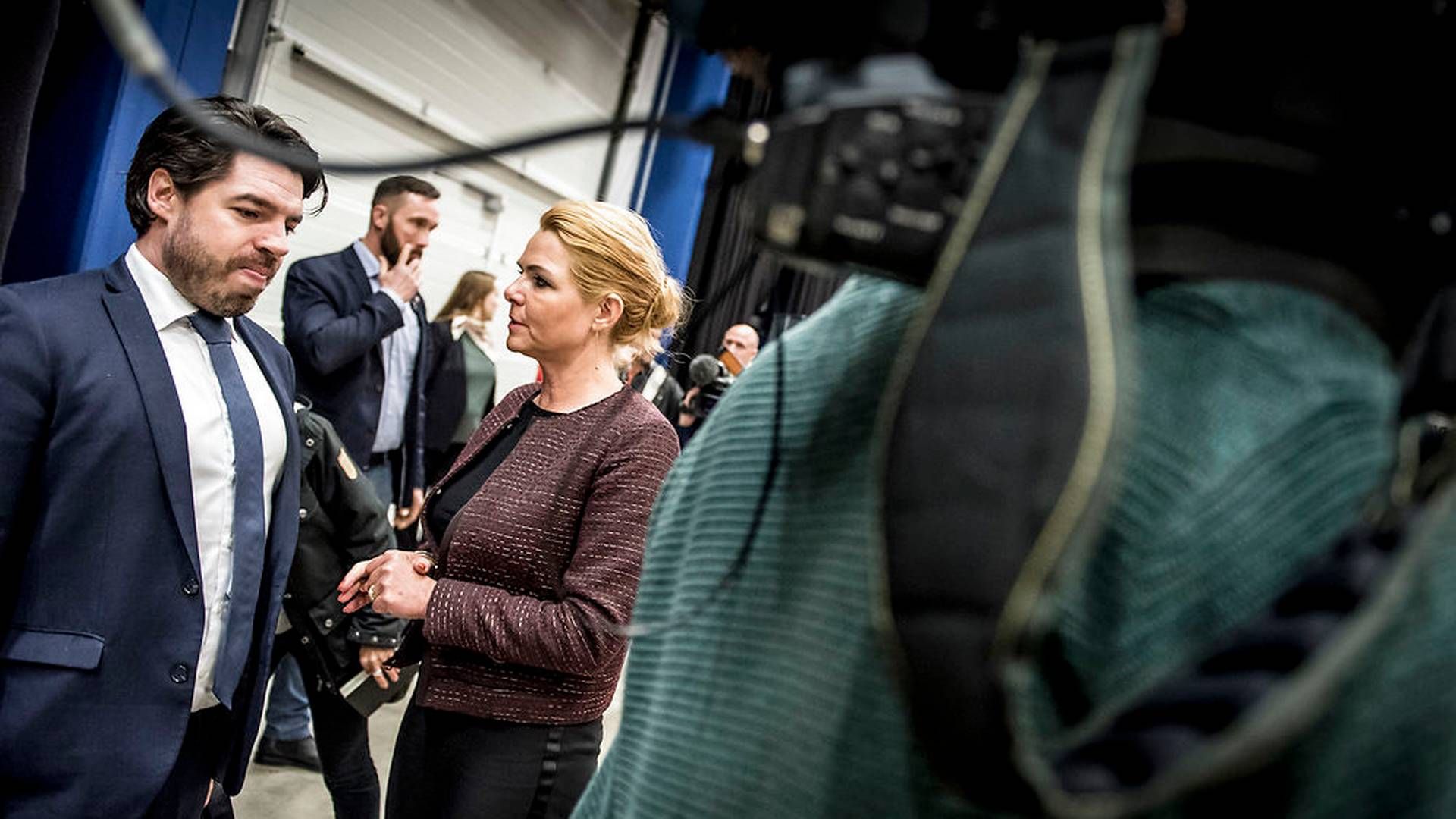 Udlændinge- og Integrationsminister Inger Støjberg (V) med sin særlige rådgiver Mark Thorsen | Foto: Mads Claus Rasmussen/Ritzau Scanpix