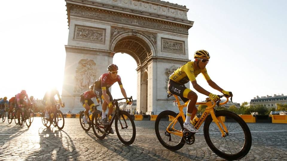 Billede fra sidste års afsluttende Tour de France-etape i Paris med løbets vinder Egan Bernal i gul trøje. | Foto: Gonzalo Fuentes/Reuters/Ritzau Scanpix