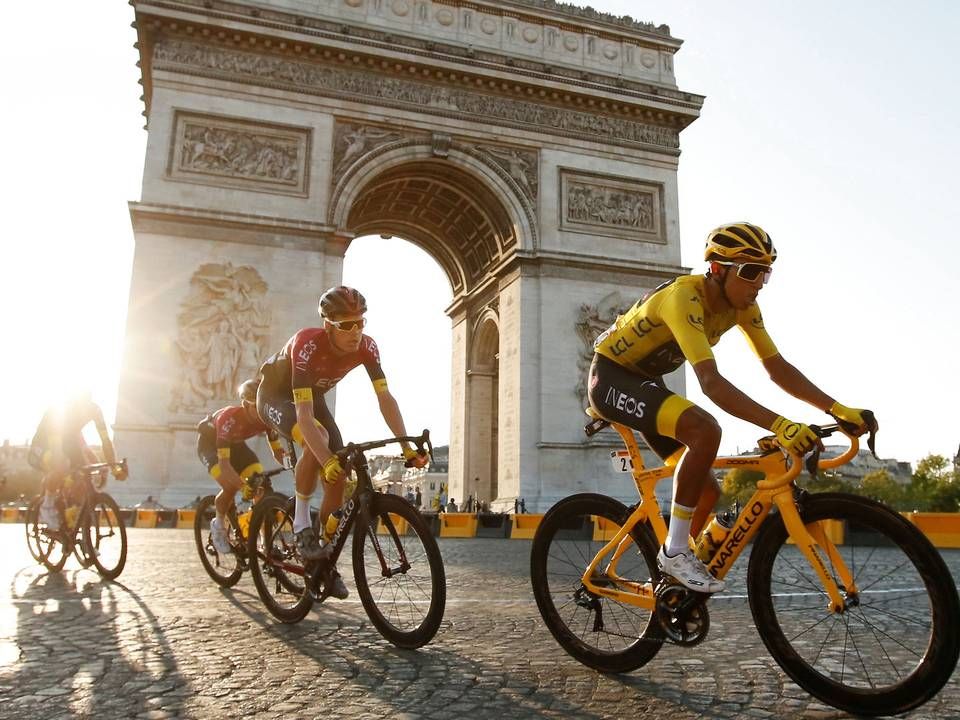 Billede fra sidste års afsluttende Tour de France-etape i Paris med løbets vinder Egan Bernal i gul trøje. | Foto: Gonzalo Fuentes/Reuters/Ritzau Scanpix