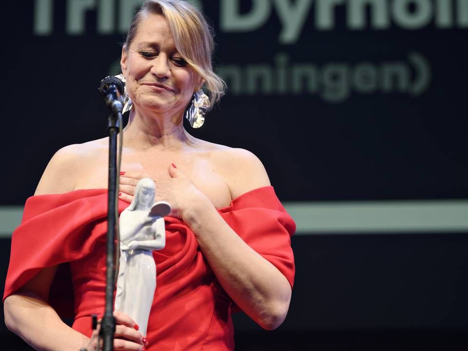 Trine Dyrholm modtager 'Bedste Kvindelige Hovedrolle' for 'Dronningen', da Bodilprisen uddeles på Folketeatret lørdag den 29. februar 2020. | Foto: Philip Davali//