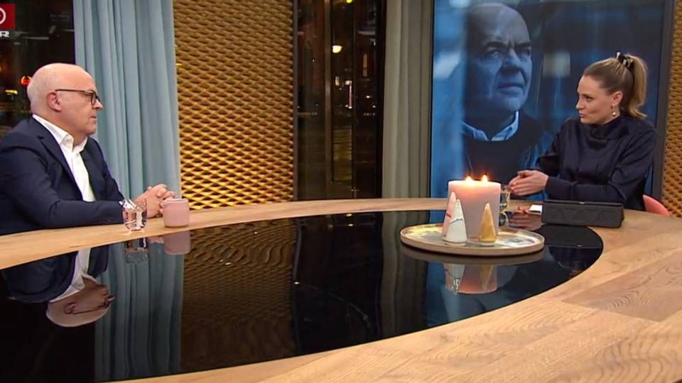 Jes Dorph-Petersen blev efter sin afskedigelse på TV 2 interviewet af vært på DR's Aftenshowet Mette Bluhme Rieck, hvor han fortalte om sin oplevelse af advokatundersøgelsen. Hun fik efterfølgende kritik på sociale medier for at have stillet kritiske spørgsmål. | Foto: Screenshot/DRTV