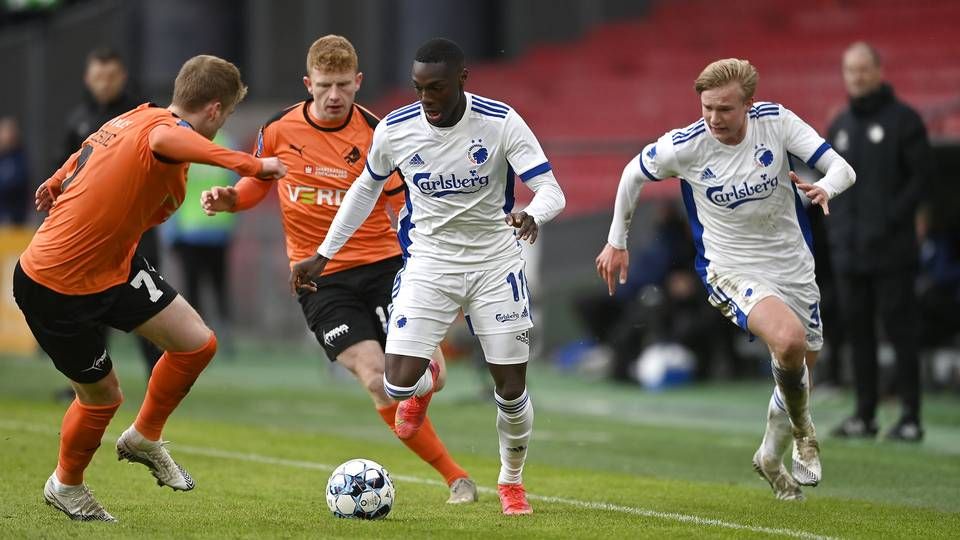 Det er slut med tomme tribuner og kunstig publikumslyd på tv i Superligaen fra onsdag i næste uge | Foto: Lars Møller/Ritzau Scanpix