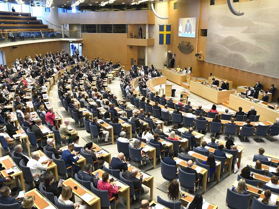 Private svenske medier kan koble sig på SVT's live-transmissioner - fx af vigtige afstemninger i Riksdagen. | Foto: Claudio Bresciani/TT/Ritzau Scanpix