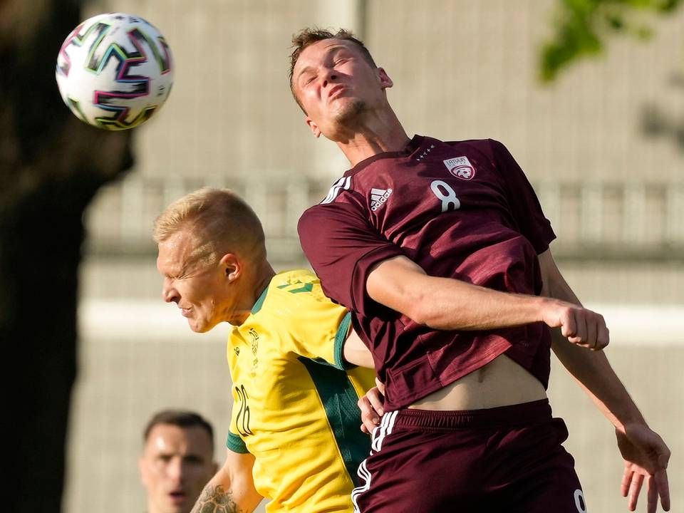 Nent har skaffet sig rettigheder til at vise de baltiske landes landsholdskampe i fodbold, og kan således vise kampe som denne mellem Letland og Litauen frem til 2028 på Viaplay. | Foto: Ints Kalnins/Reuters/Ritzau Scanpix