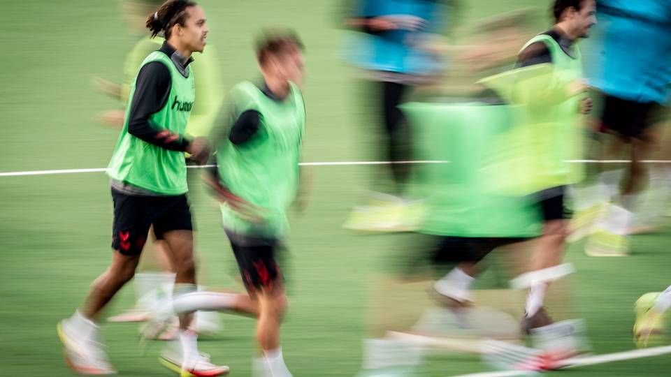 Landsholdsspillere under træningen inden VM-kvalifikationskampen mod Færøerne i Thorshavn. | Foto: Mads Claus Rasmussen/Ritzau Scanpix