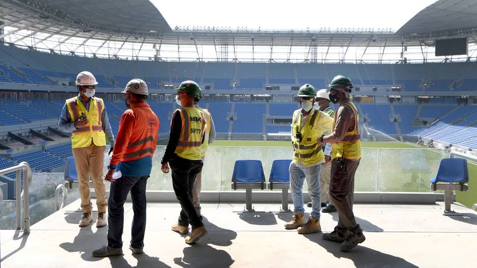 NRK-journalisterne skulle bl.a. rapportere om det kontroversielle stadionsbyggeri og forhold for migrantarbejdere i Qatar. Billedet er fra en anden sammenhæng. | Foto: Lars Poulsen