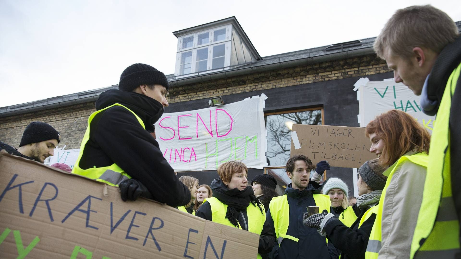 I 2019 protesterede studerende på Den Danske FIlmskole bl.a. over bortvisningen af Arne Bro, og at uddannelsen var for akademisk. | Foto: Thomas Borberg