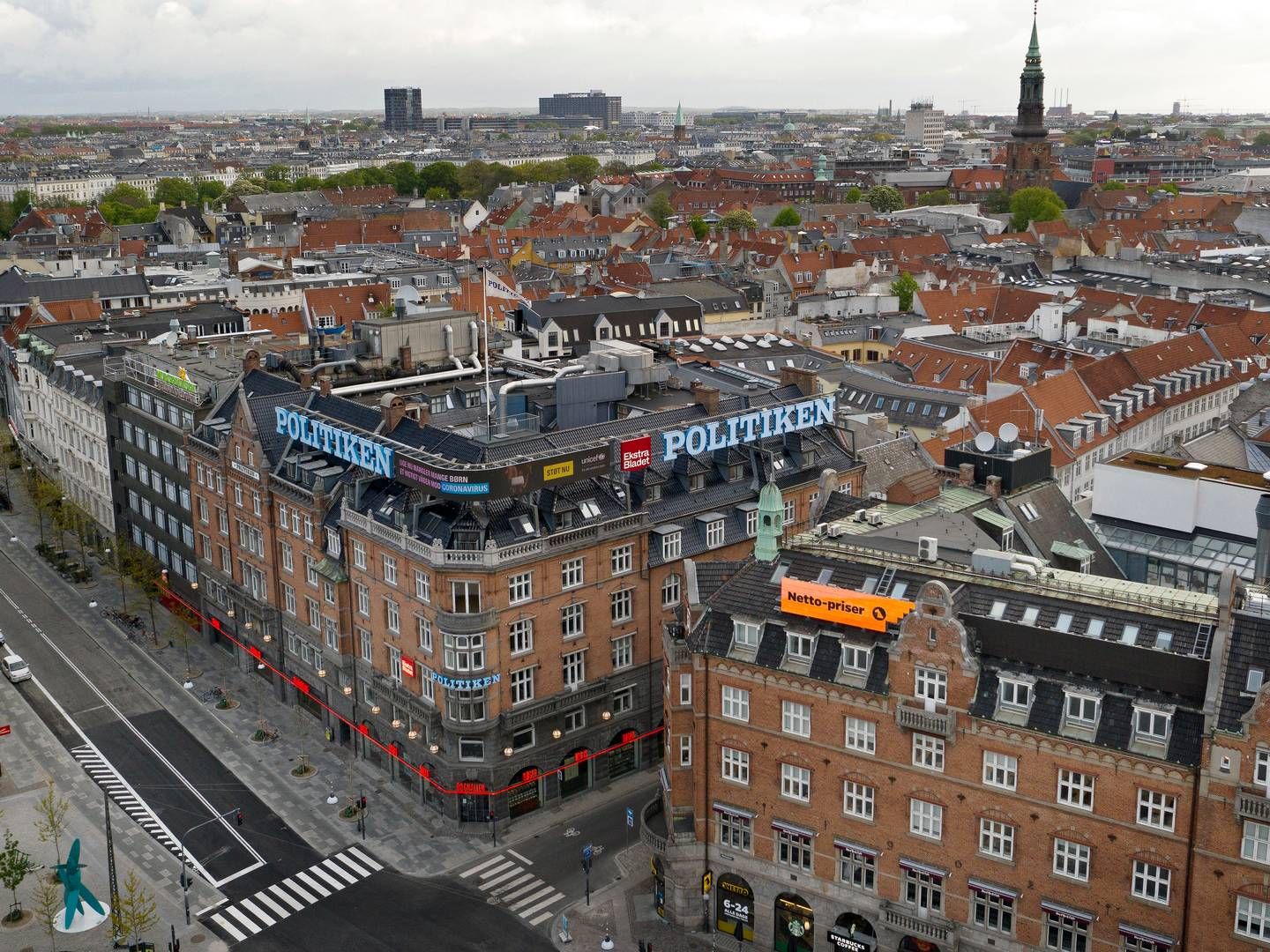 Medarbejderforeningerne i JP/Politikens Hus kritiserer ledelsen for mangel på reelle lønforhandlinger.